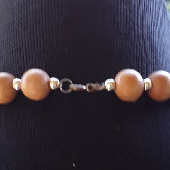 Wooden Bead Necklace With Wooden Stretch Bracelet Set of 2 Preowned - Picture 12 of 15